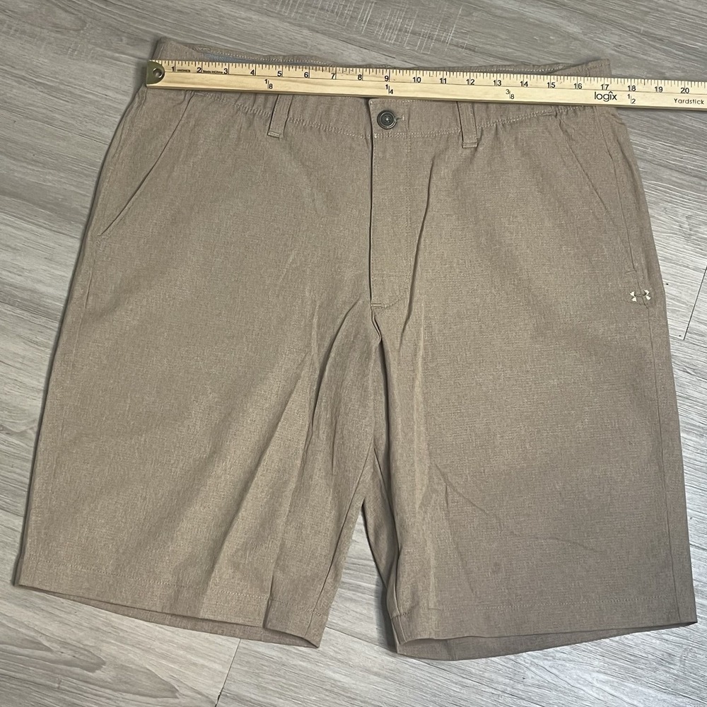 Under Armour UA Match Play Showdown Vented Golf Shorts Beige Mens 36 Performance - Picture 5 of 8